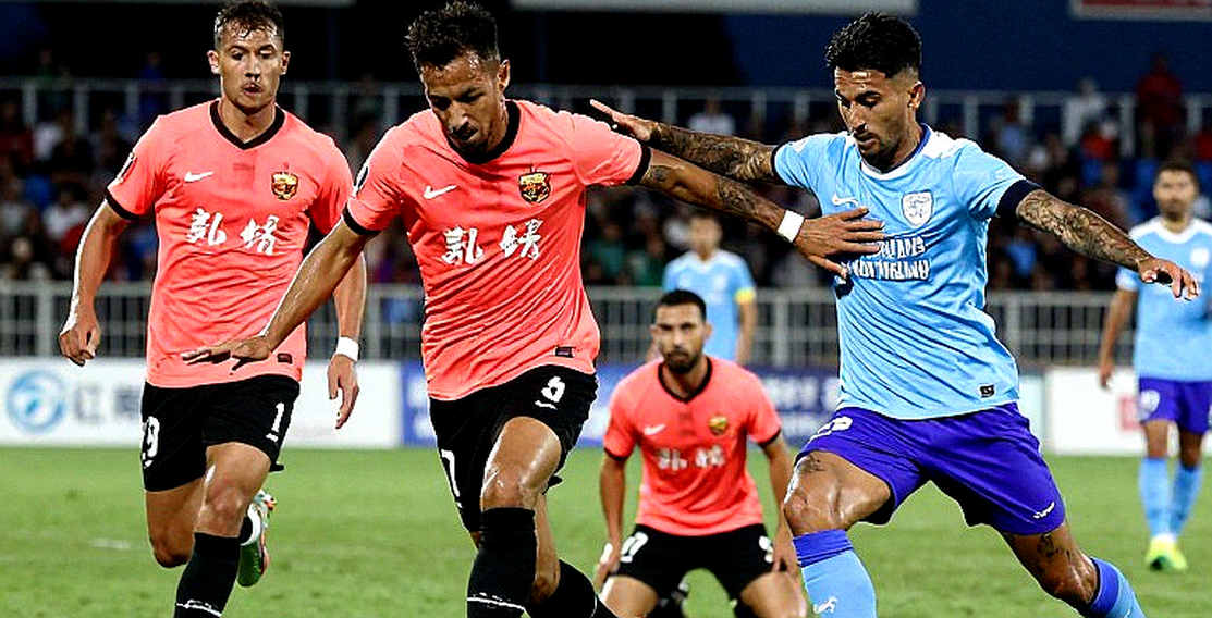 Rizky Ridho Lên Án Vụ Tấn Công Xe Bus Persib Tại Batang: Không Có Chỗ Cho Bạo Lực Trong Bóng Đá