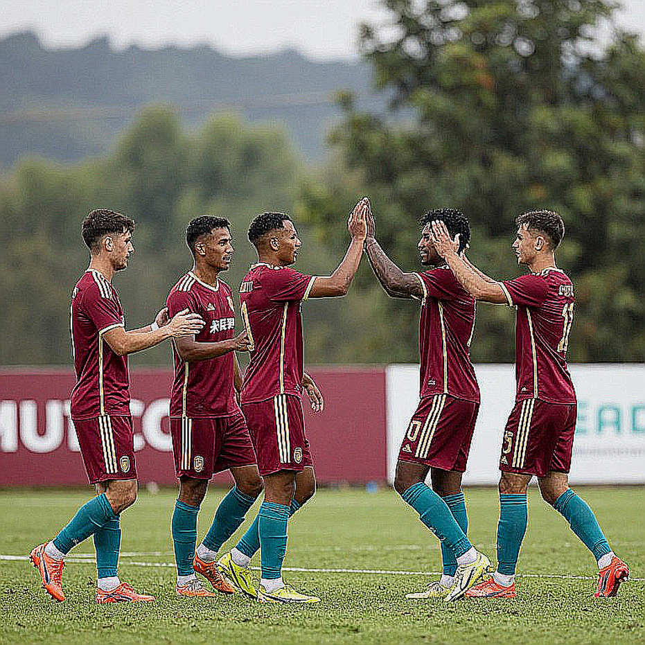 Tấn Sinh đá vào chân Đình Bắc: Đồng Nai thua 0-3 trước Công An Hà Nội, CĐV phẫn nộ Tấn Sinh đá vào chân Đình Bắc: Đồng Nai thua 0-3 trước Công An Hà Nội, CĐV phẫn nộ