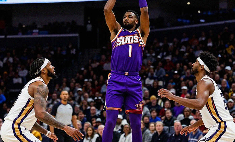 Kawhi Leonard, 7,4 triệu đôla và bản tin bị hàn từ ba câu chuyện