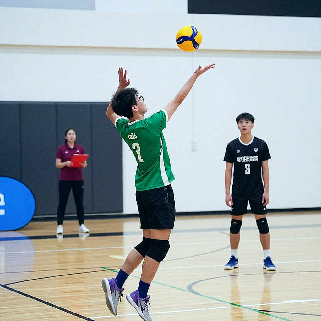 Khi hai cánh bị chặn, bóng chuyền nữ Việt Nam học cách thở bằng lối giữa