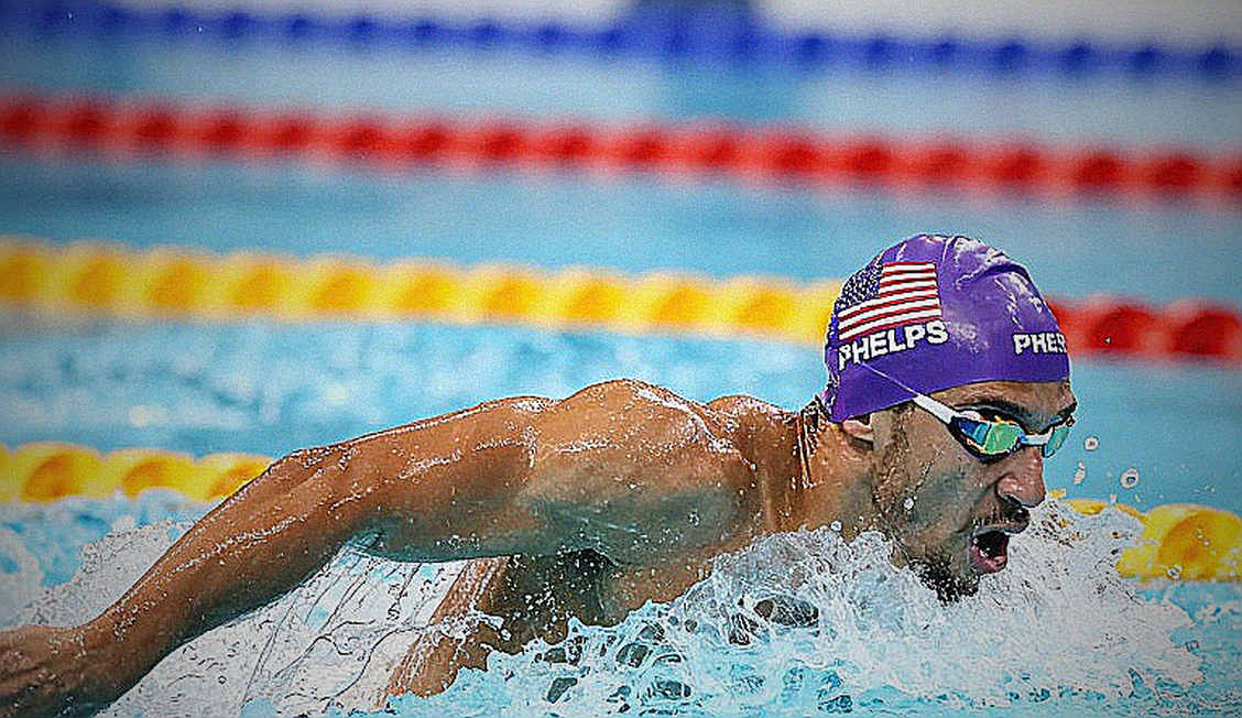 College Swimming League mùa đầu: bốn đội bơi và một hệ thống đang tự viết luật chơi của mình