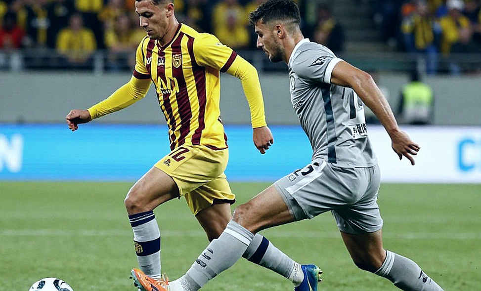 Phút 86 ở Clásico Nacional: Almada rút thủ quân, và tiếng thở dài không nằm trên bảng tỷ số Phút 86 ở Clásico Nacional: Almada rút thủ quân, và tiếng thở dài không nằm trên bảng tỷ số